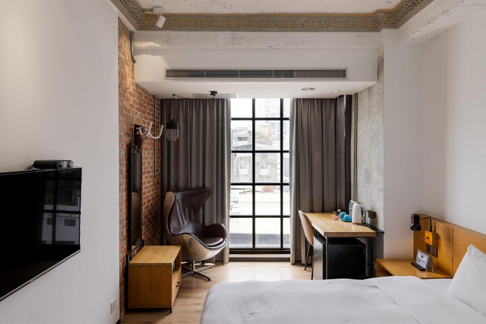 Bluesky Hotel Taichung Extérieur photo