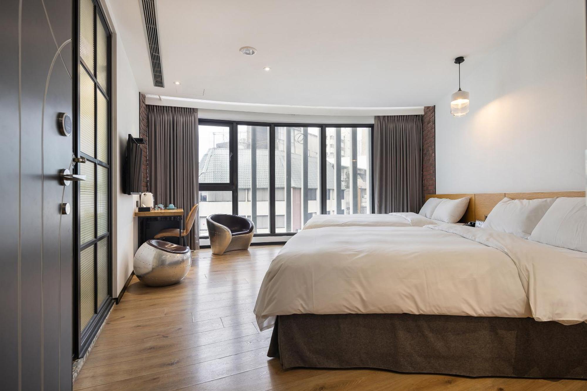 Bluesky Hotel Taichung Extérieur photo