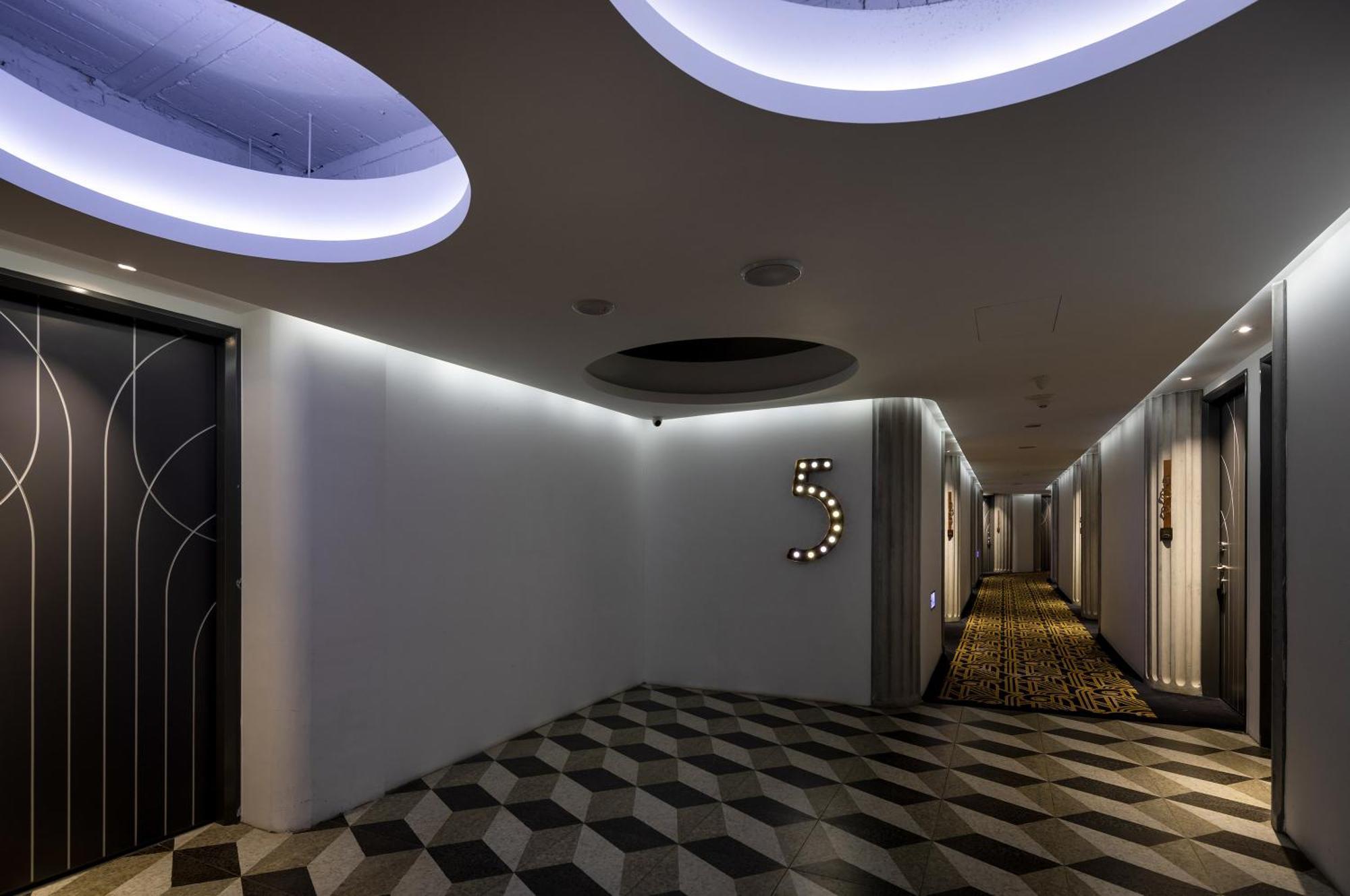 Bluesky Hotel Taichung Extérieur photo