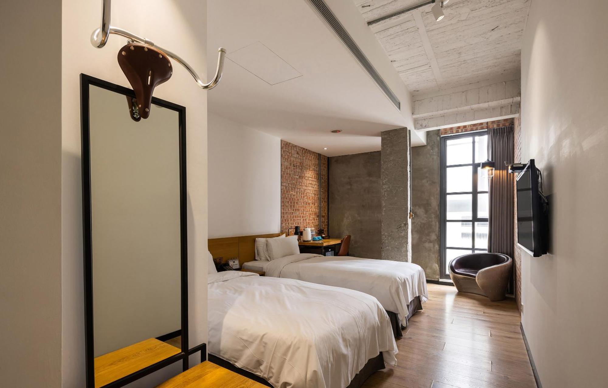 Bluesky Hotel Taichung Extérieur photo