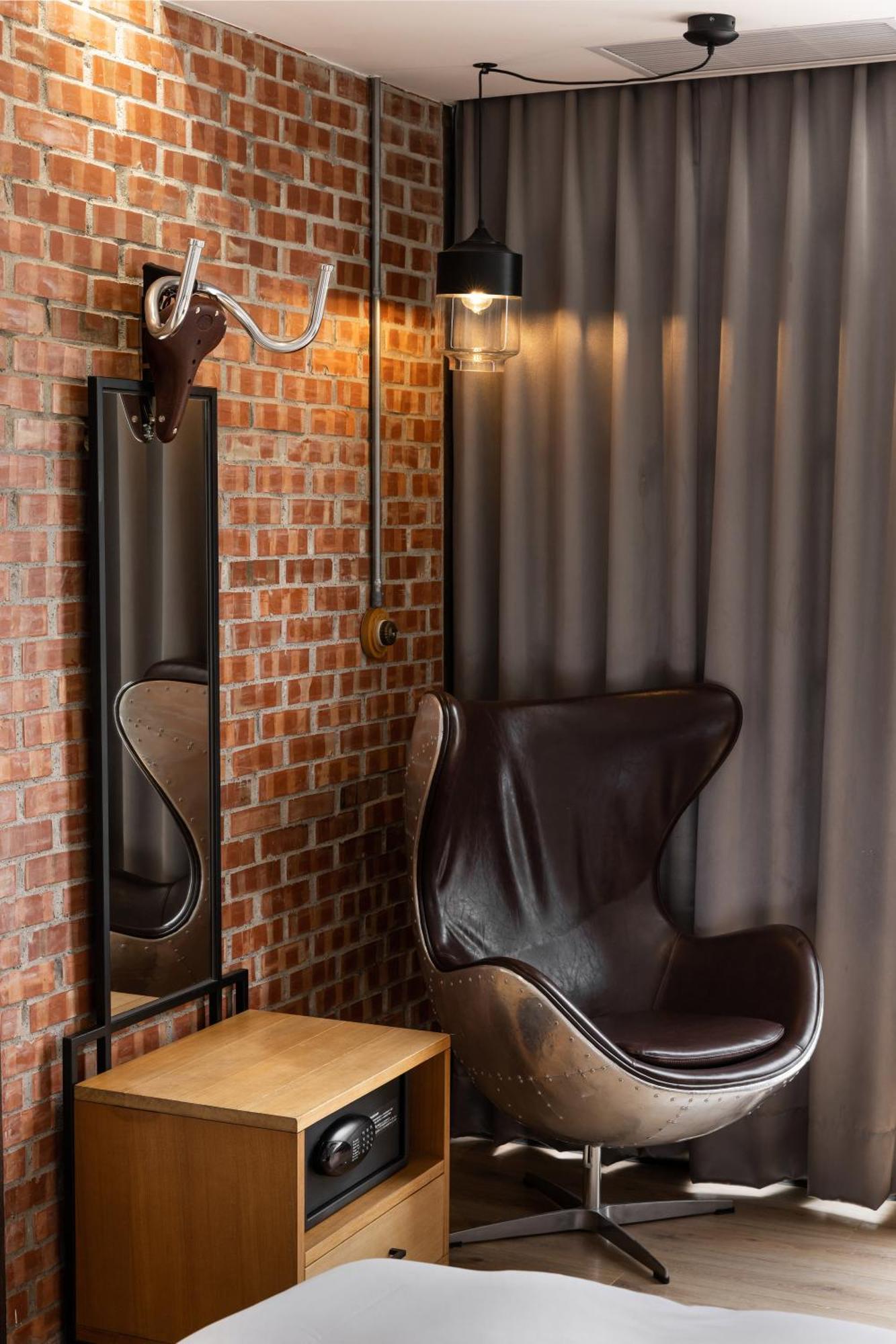 Bluesky Hotel Taichung Extérieur photo
