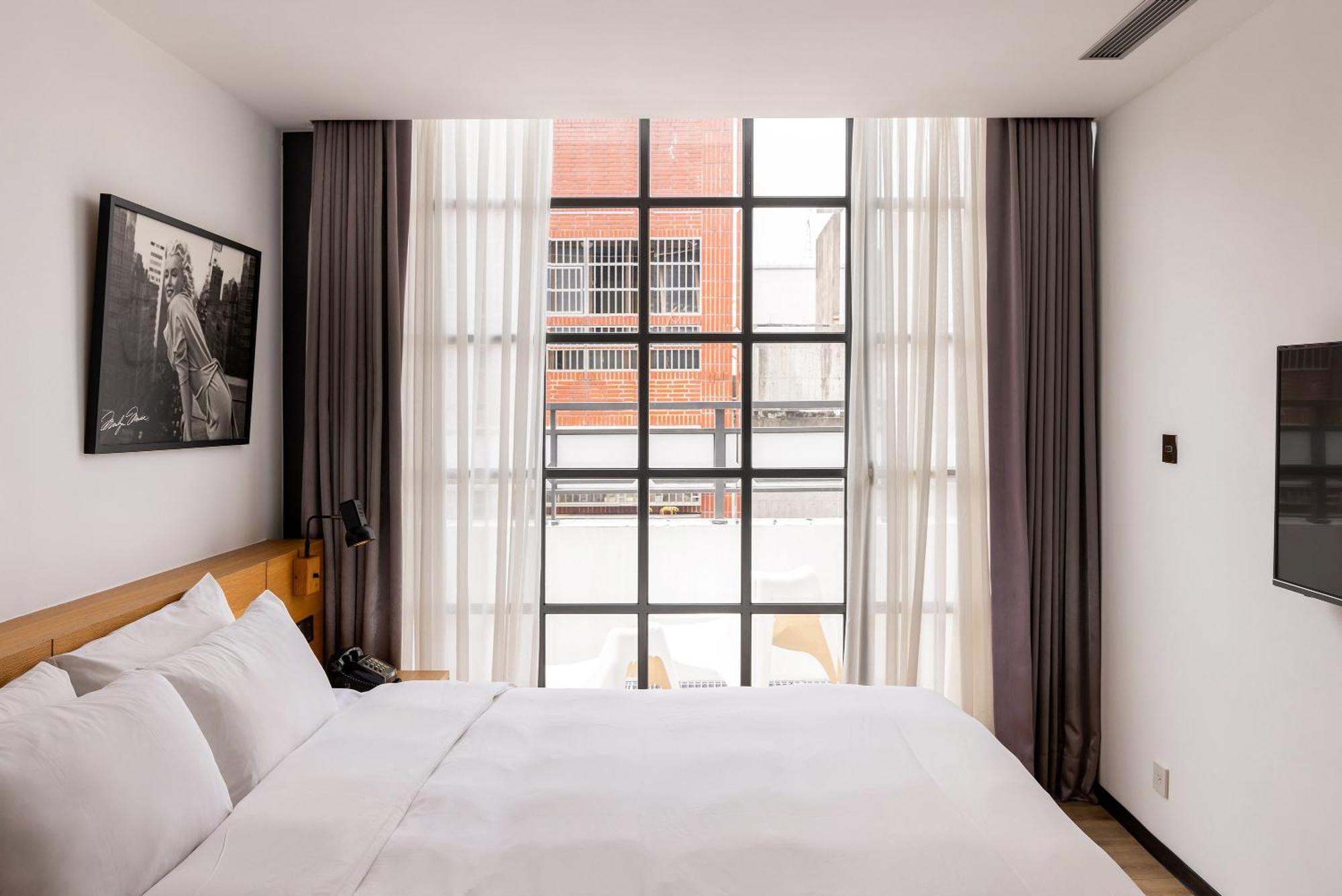 Bluesky Hotel Taichung Extérieur photo