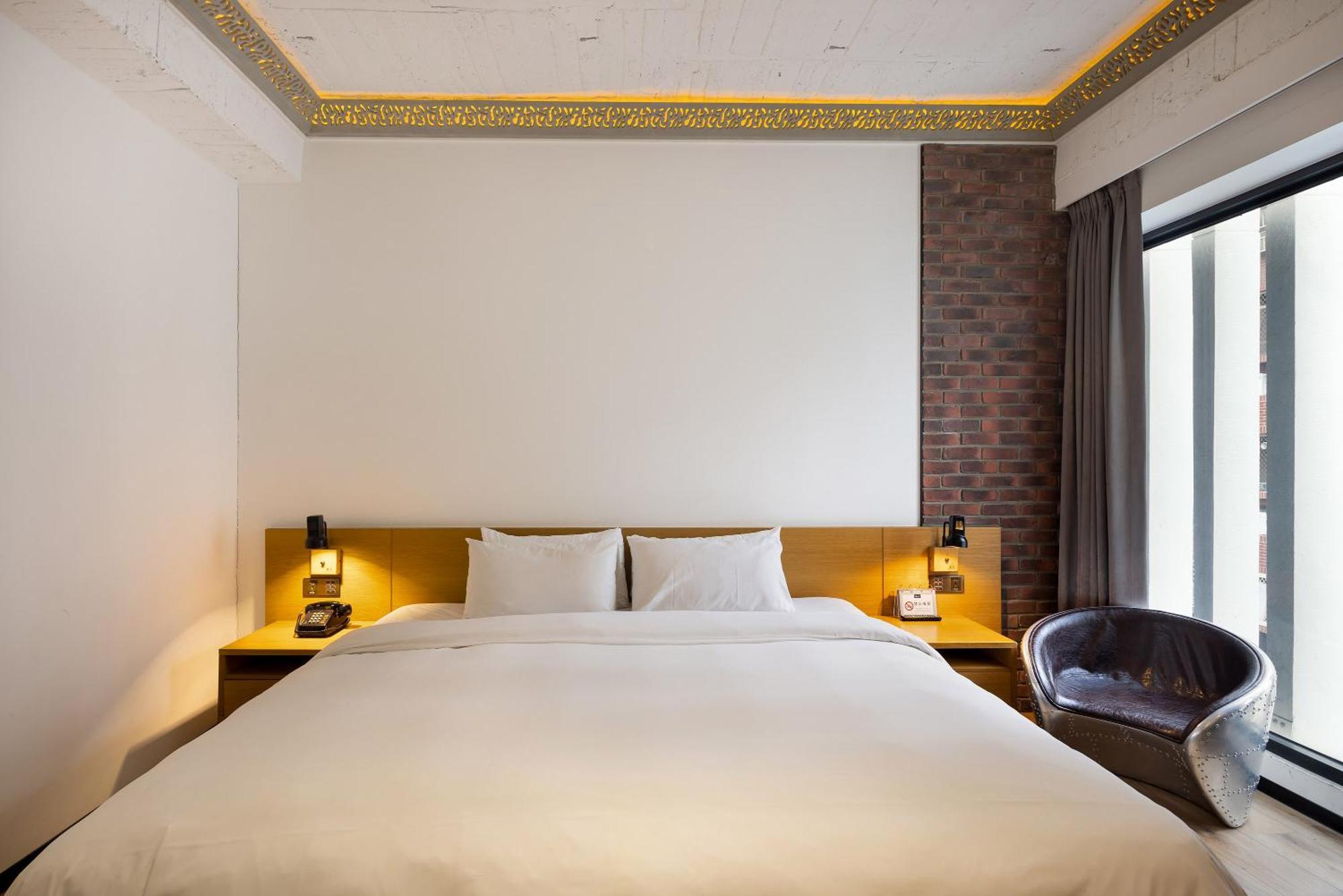 Bluesky Hotel Taichung Extérieur photo
