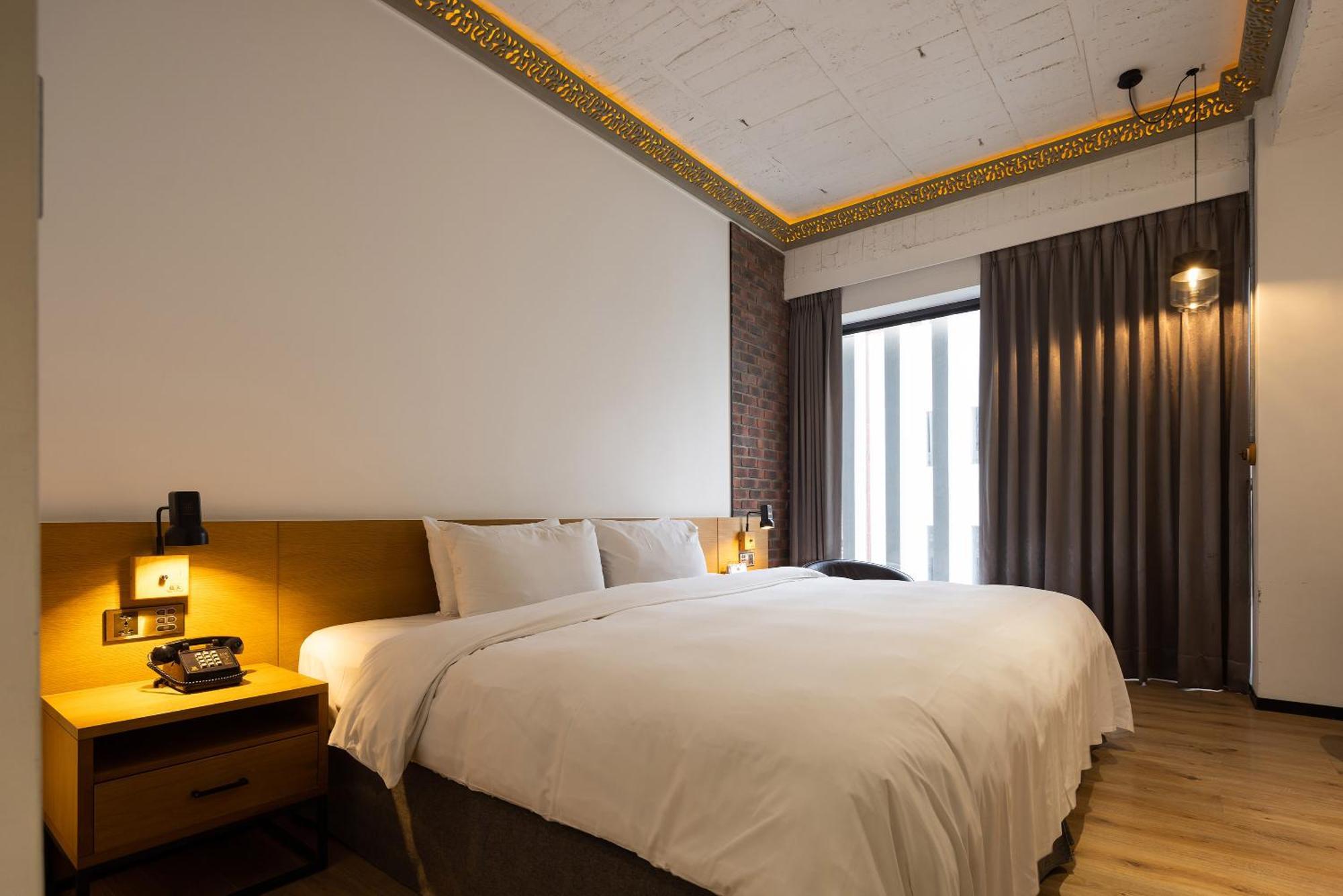 Bluesky Hotel Taichung Extérieur photo