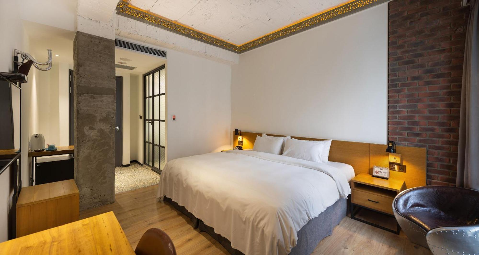 Bluesky Hotel Taichung Extérieur photo