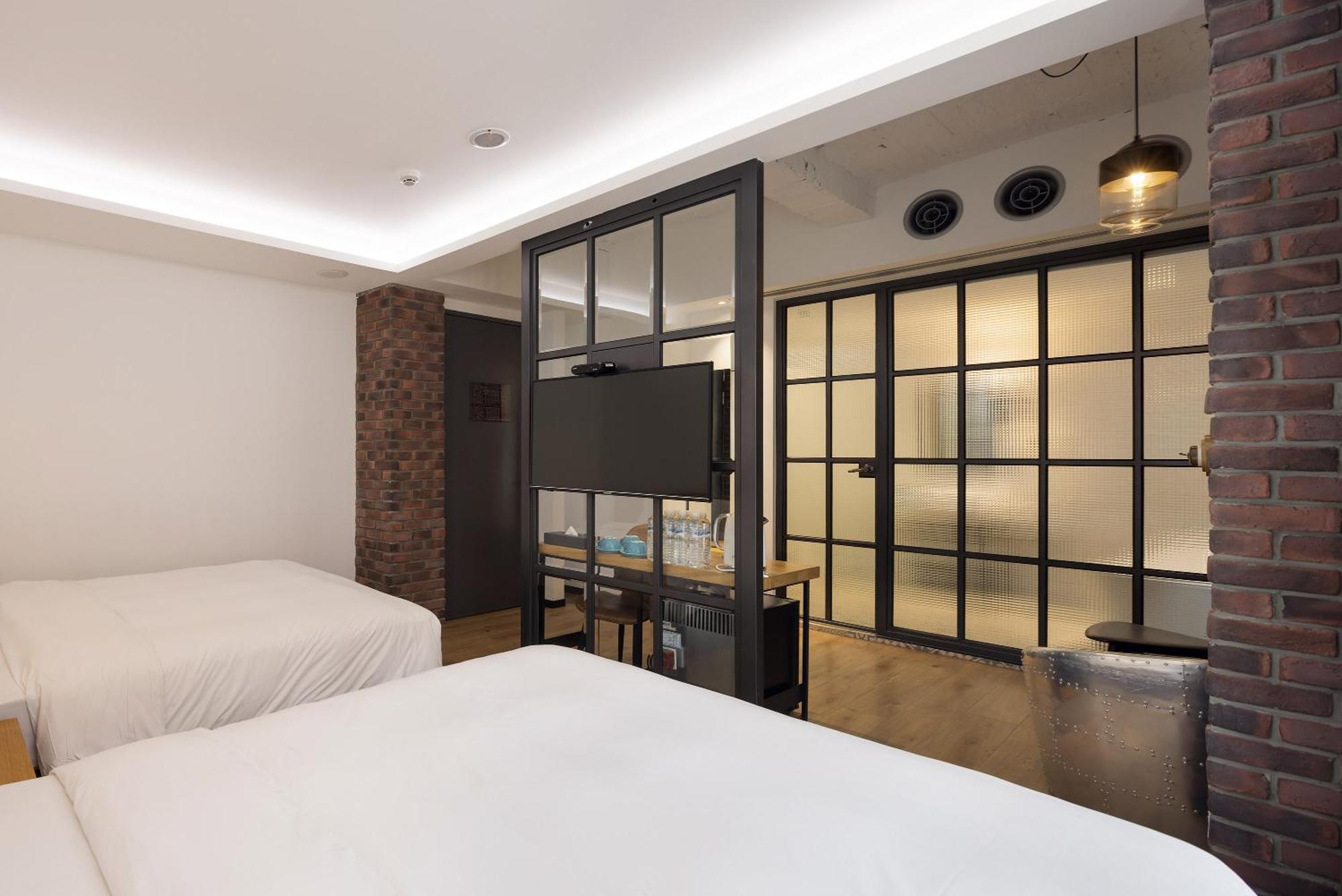 Bluesky Hotel Taichung Extérieur photo