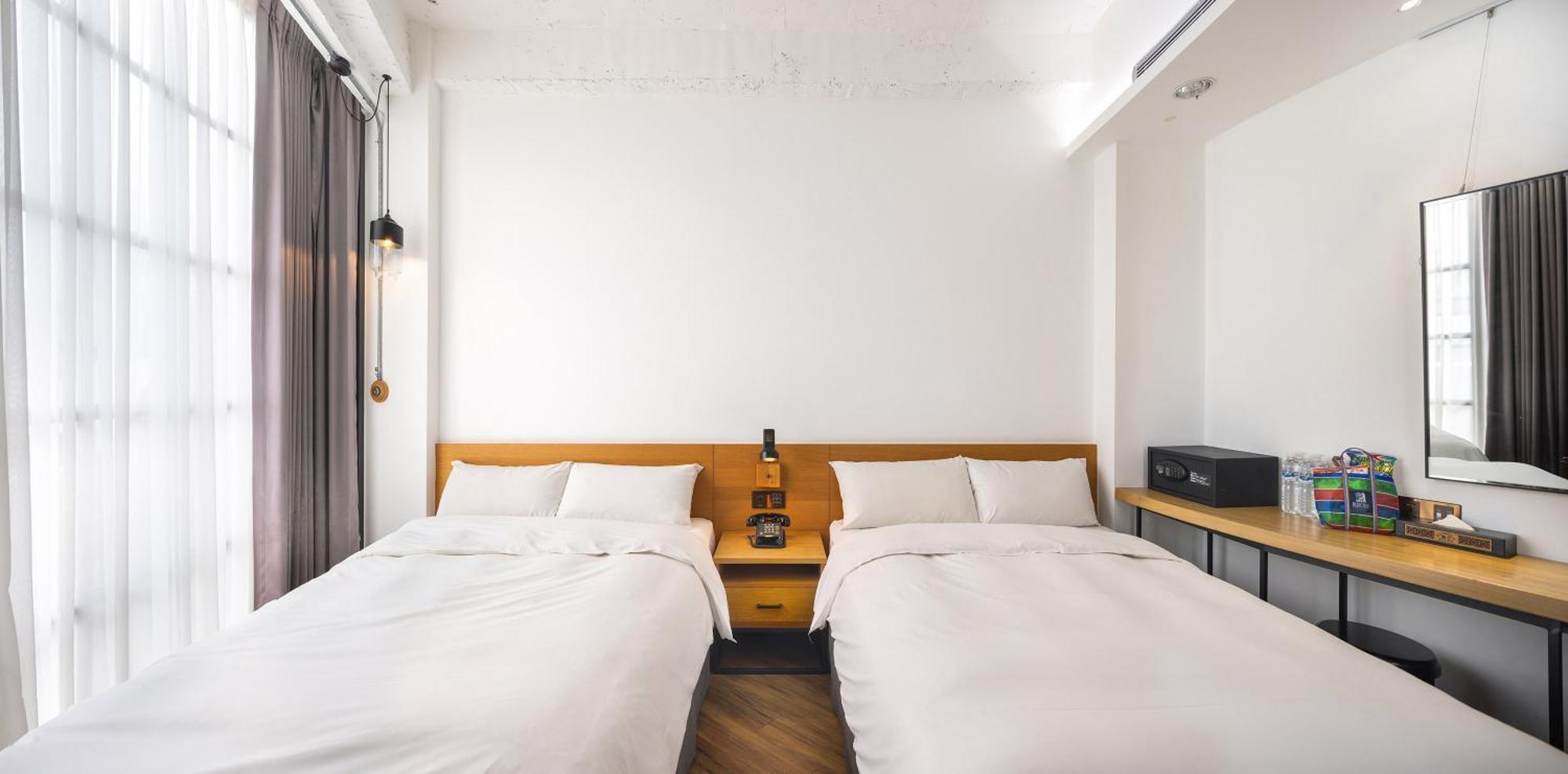 Bluesky Hotel Taichung Extérieur photo