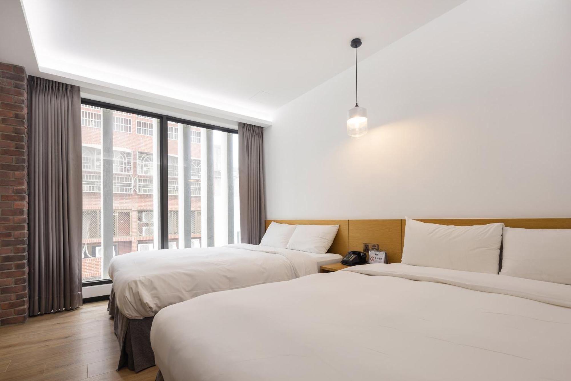 Bluesky Hotel Taichung Chambre photo